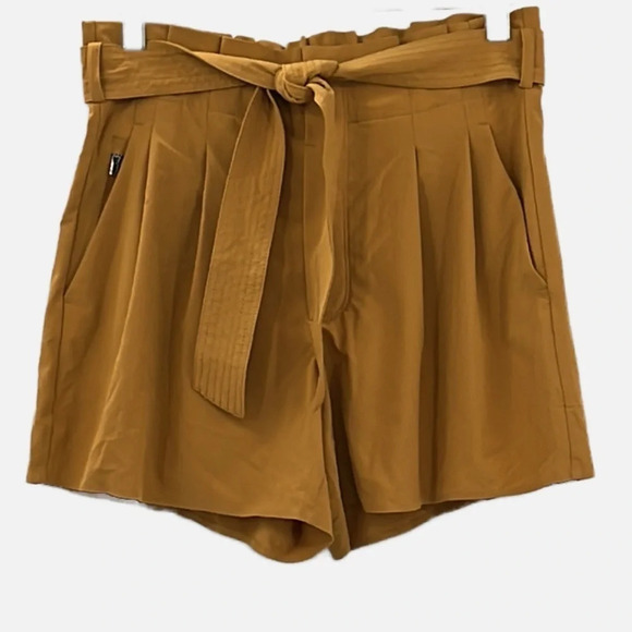 Athleta Skyline Short II in Tuscan Gold - Size 6 - Picture 2 of 7